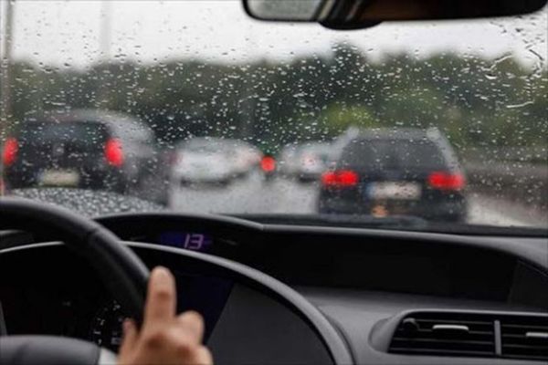 Đi trời mưa và ngập lụt
