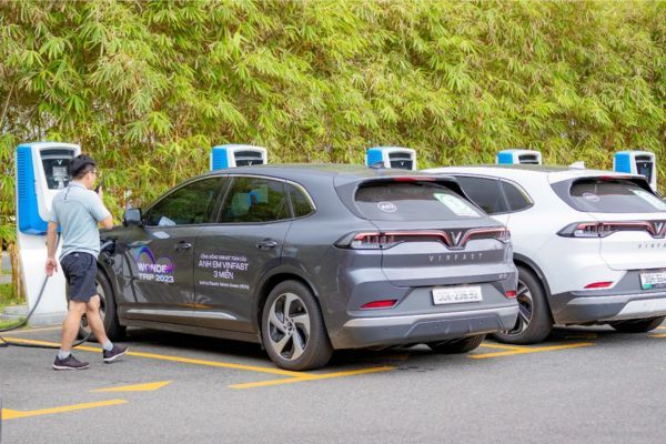 Hệ thống trạm sạc xe vinfast