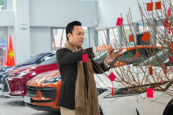 Nên mua xe ô tô sau tết hay không?