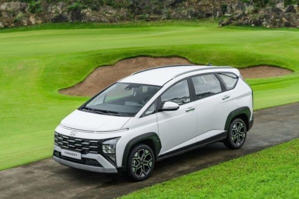 Nhóm 4: MPV 7 chỗ