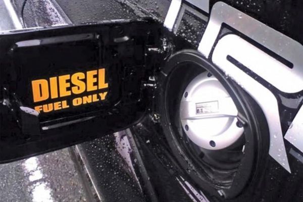 Phân tích tác hại của dầu Diesel đối với động cơ xăng