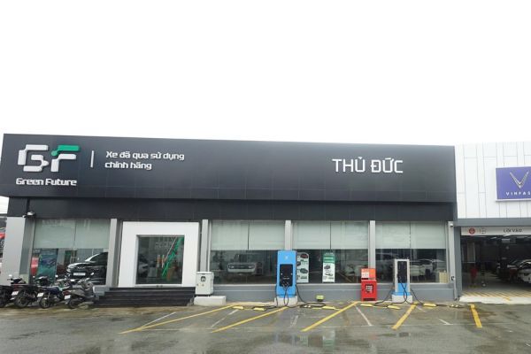 Sạc tại đại lý chính hãng