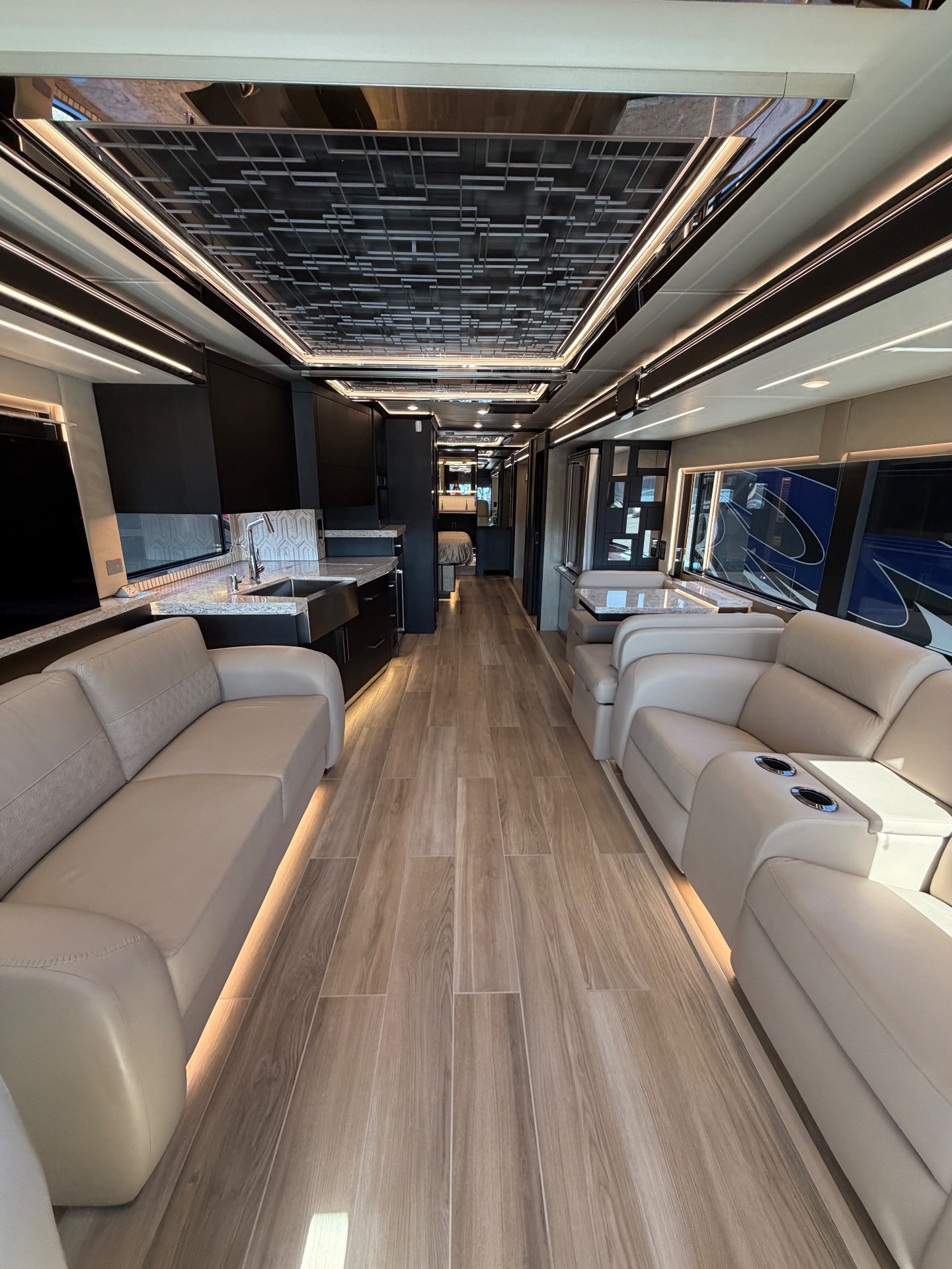 2024 Newmar King Aire 4596 - Interior view