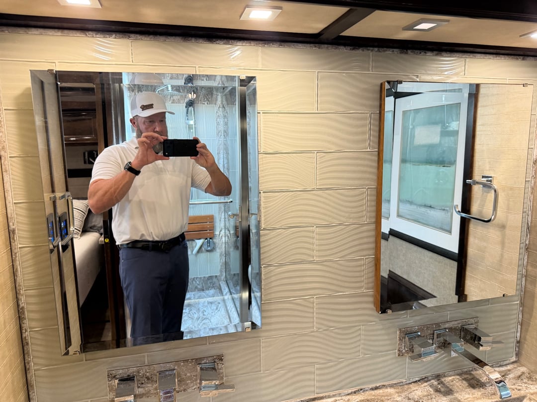 2019 Tiffin Allegro Bus 45 OPP, Bathroom photo 5