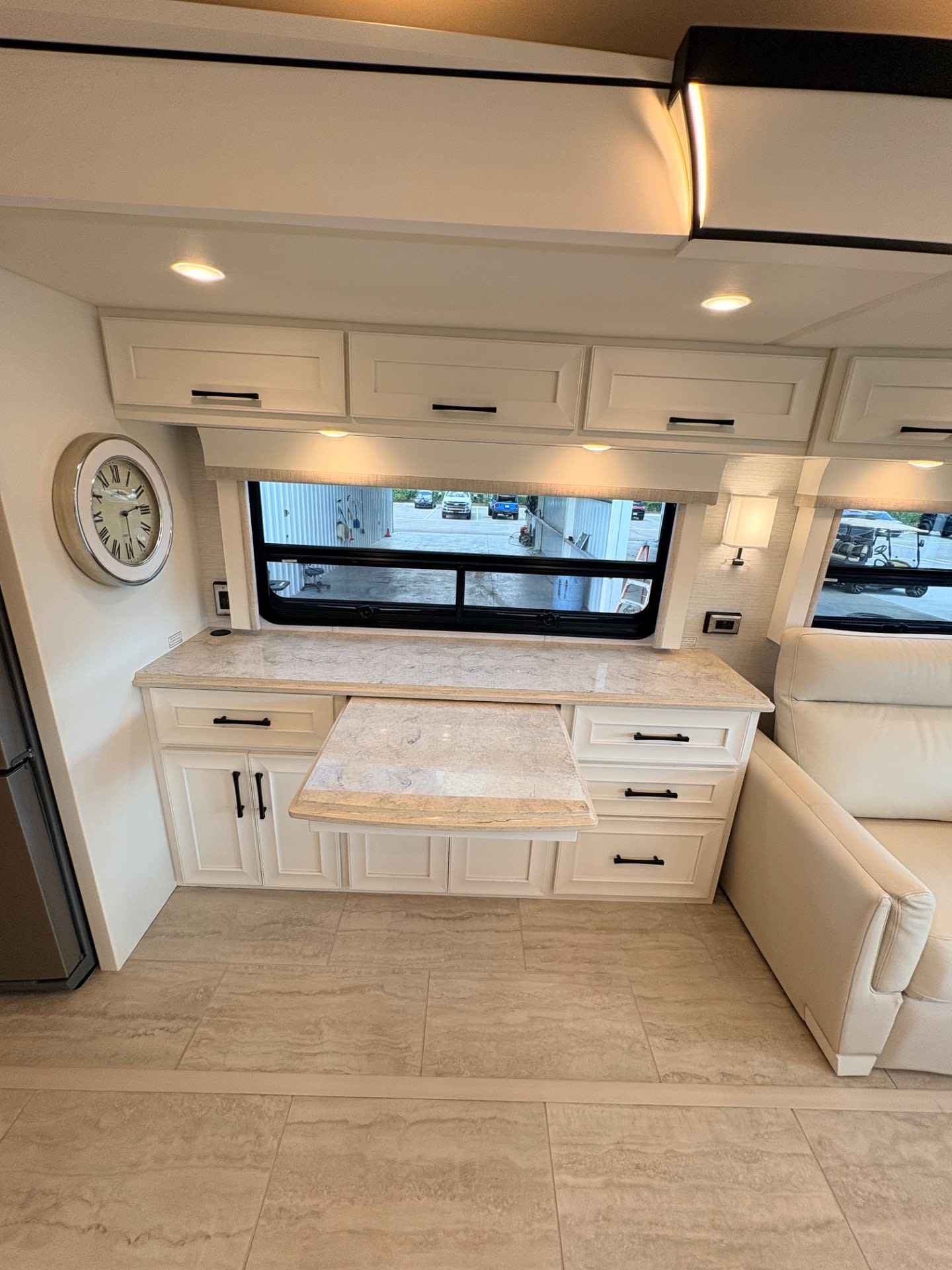 2025 Newmar Dutch Star 4369 - Interior view 3