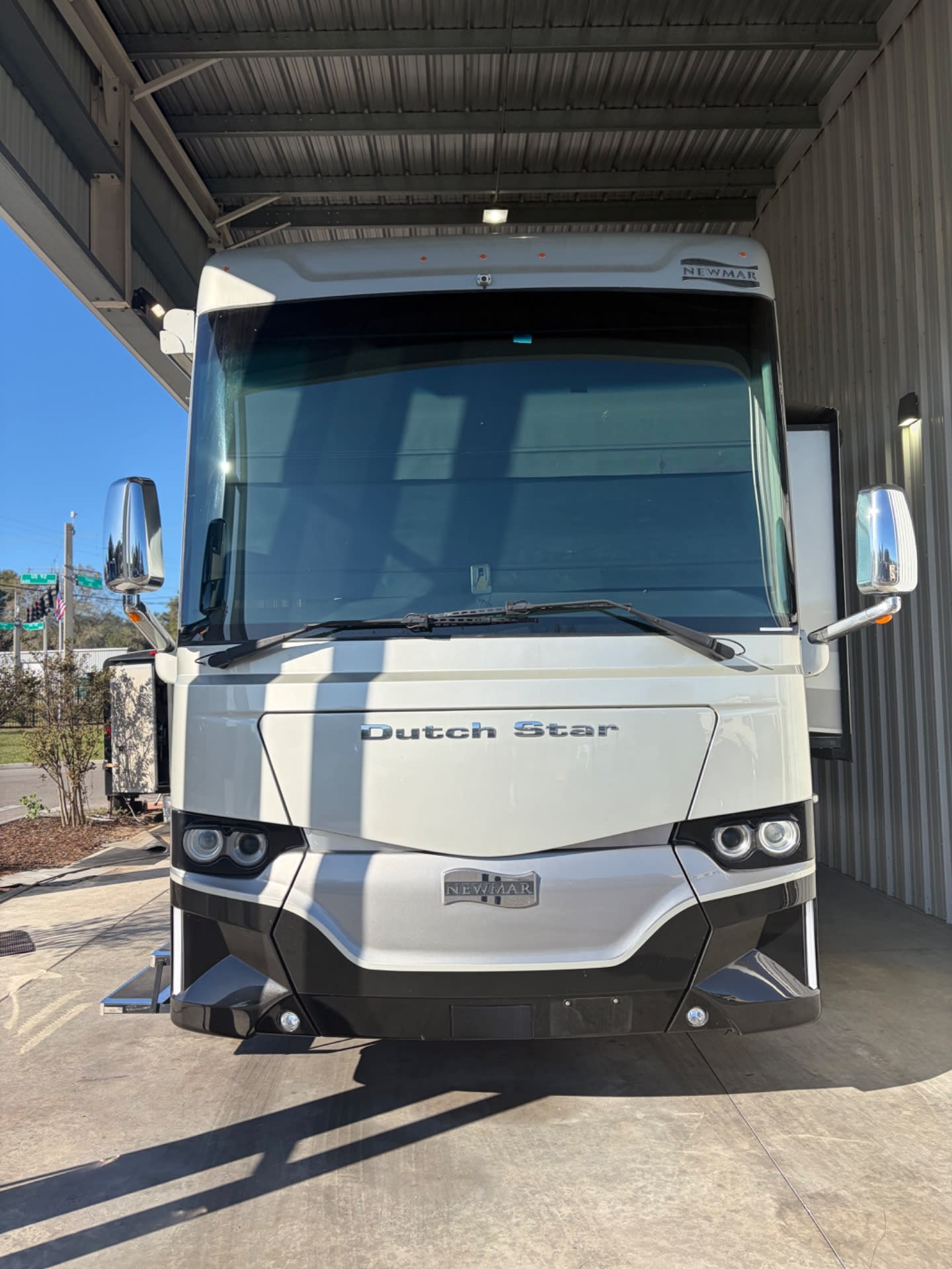 2023 Newmar Dutch Star 4369 - Exterior view 2