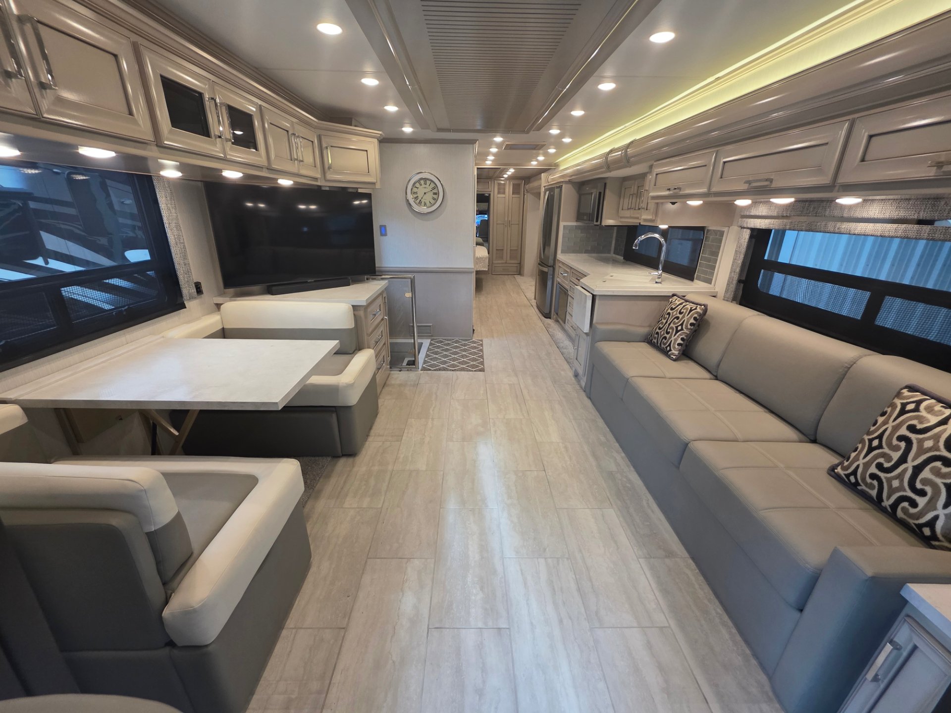2024 Newmar Super Star 4061 - Interior view