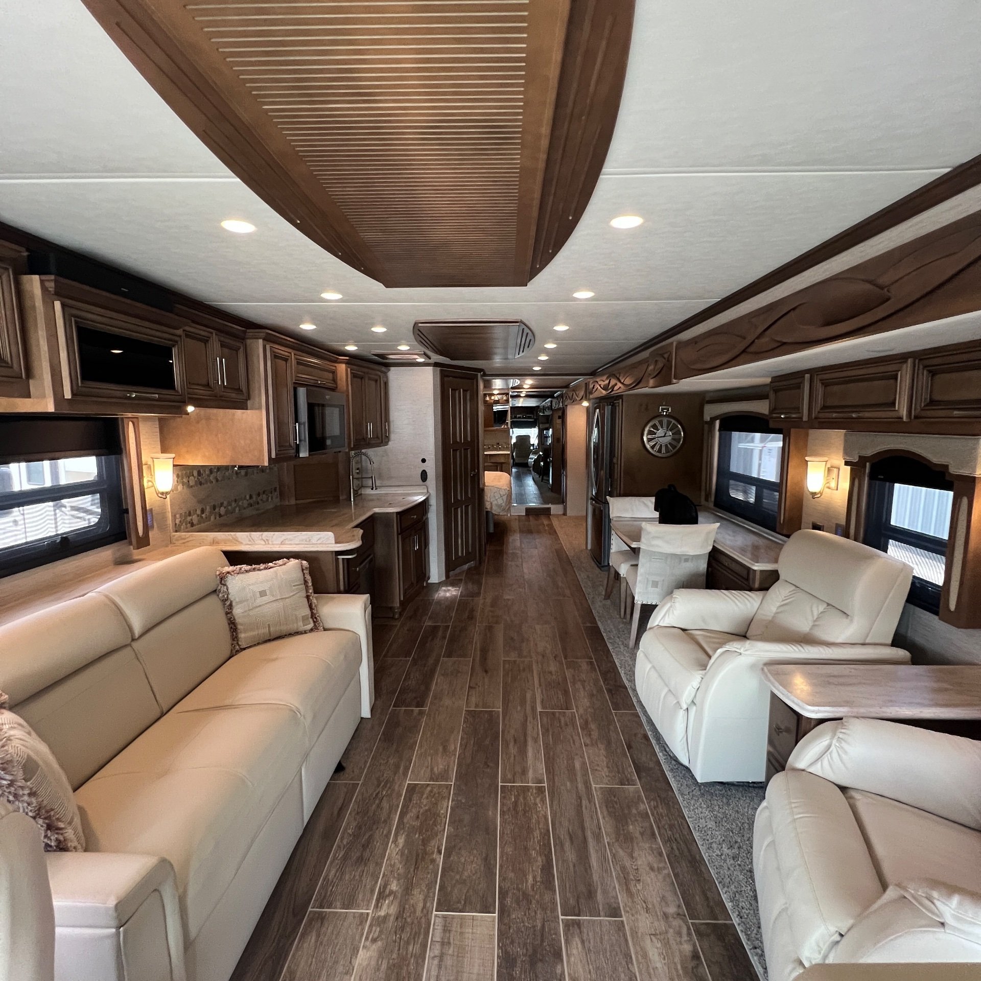 2019 Newmar Ventana 4037 - Interior view