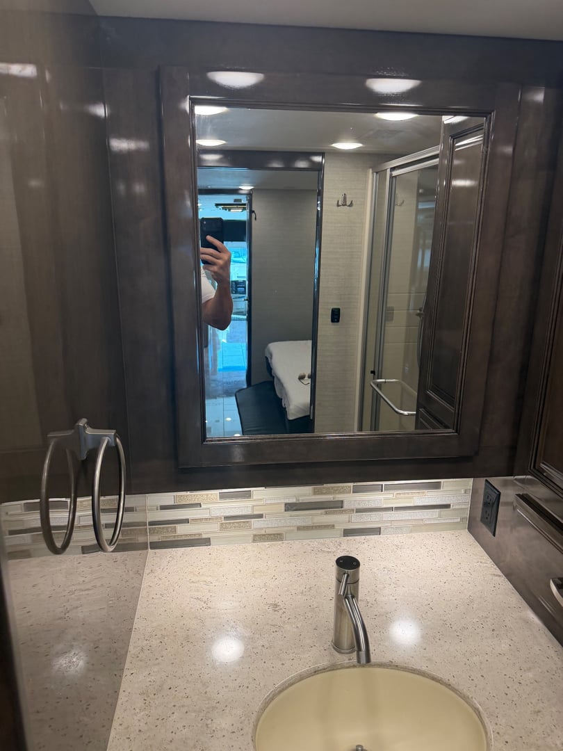 2020 Entegra Coach Reatta XL 39BH, Bathroom photo 6