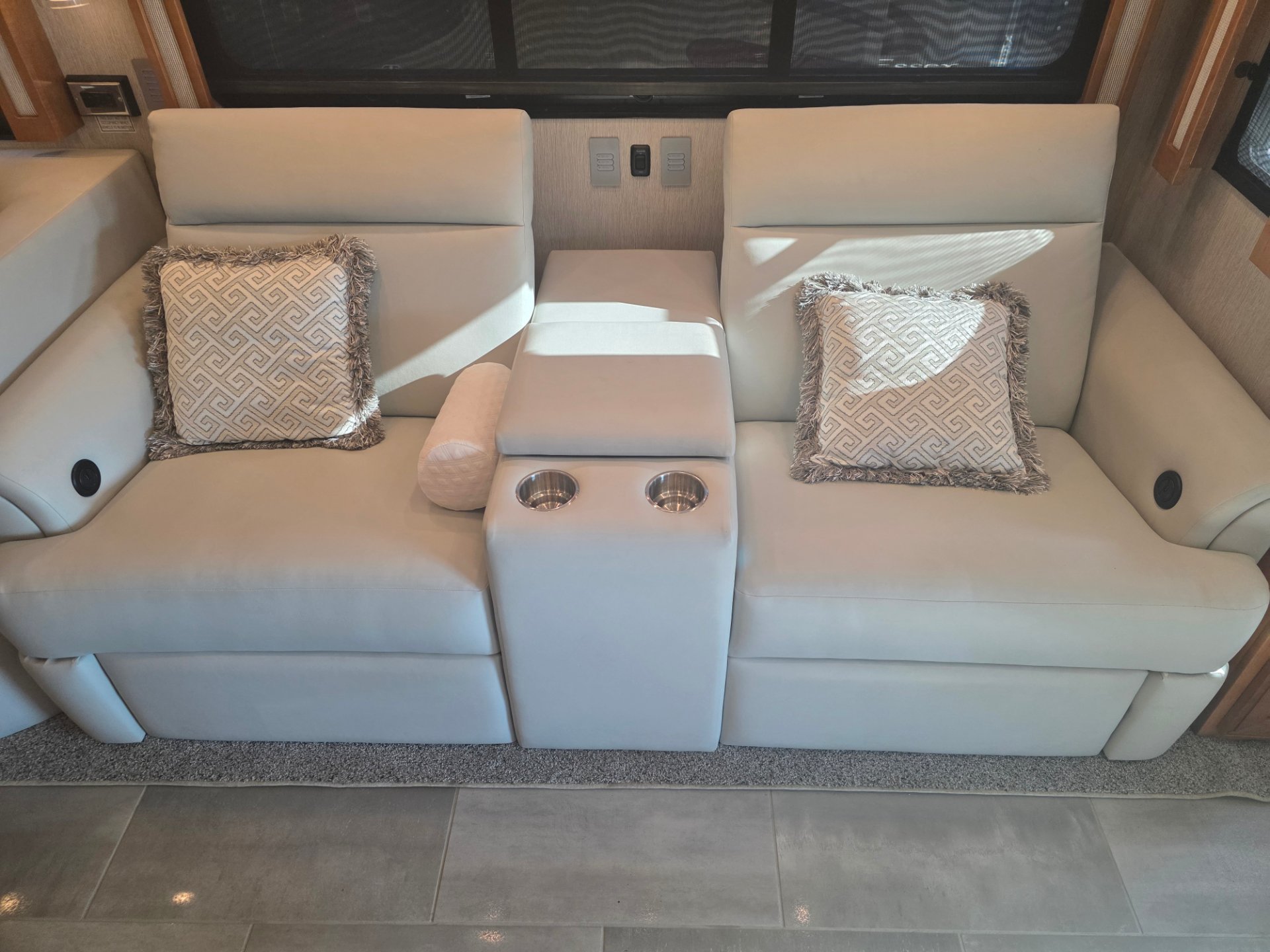 2022 Newmar Ventana 4369 - Interior view 3
