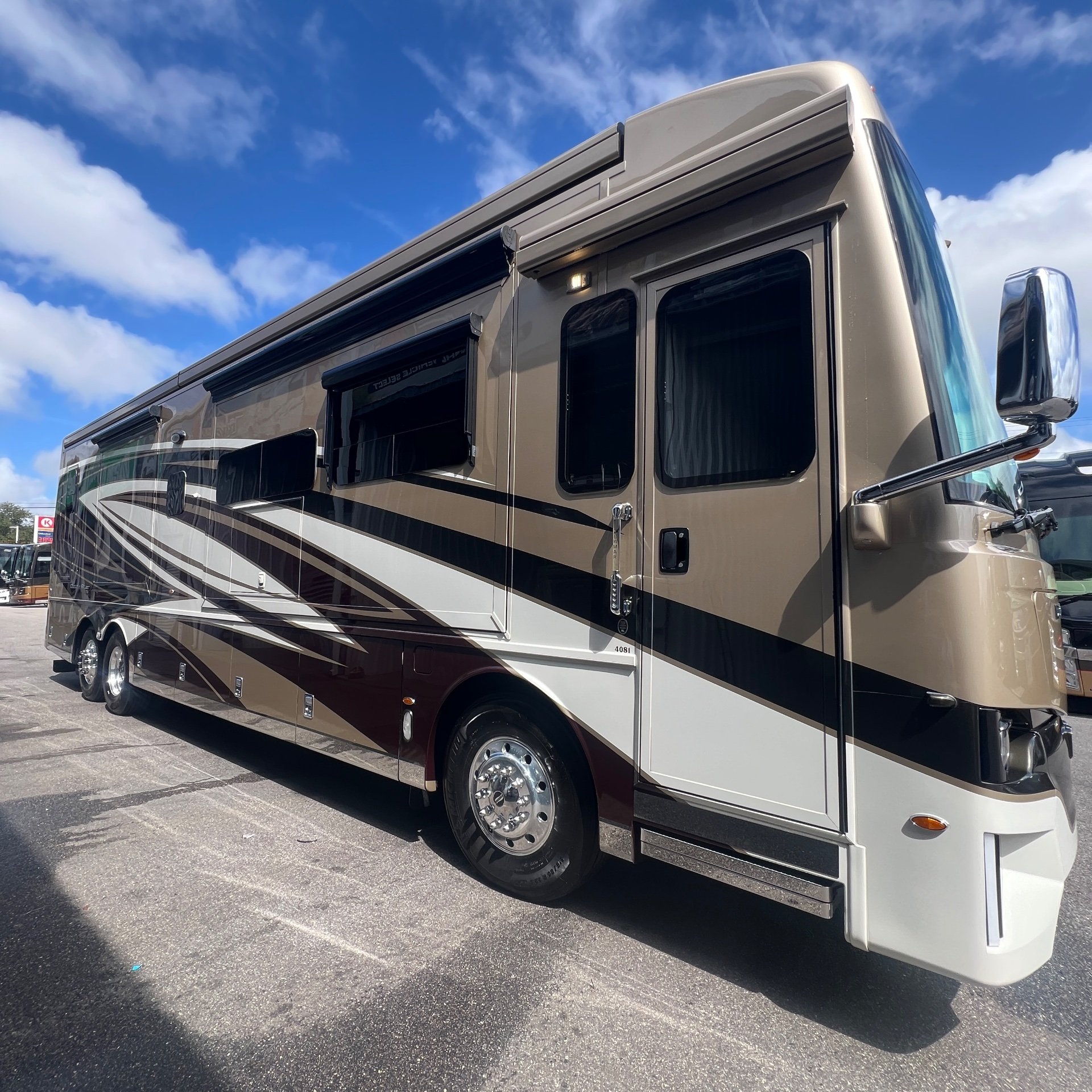 2023 Newmar Dutch Star 4081 - Exterior view