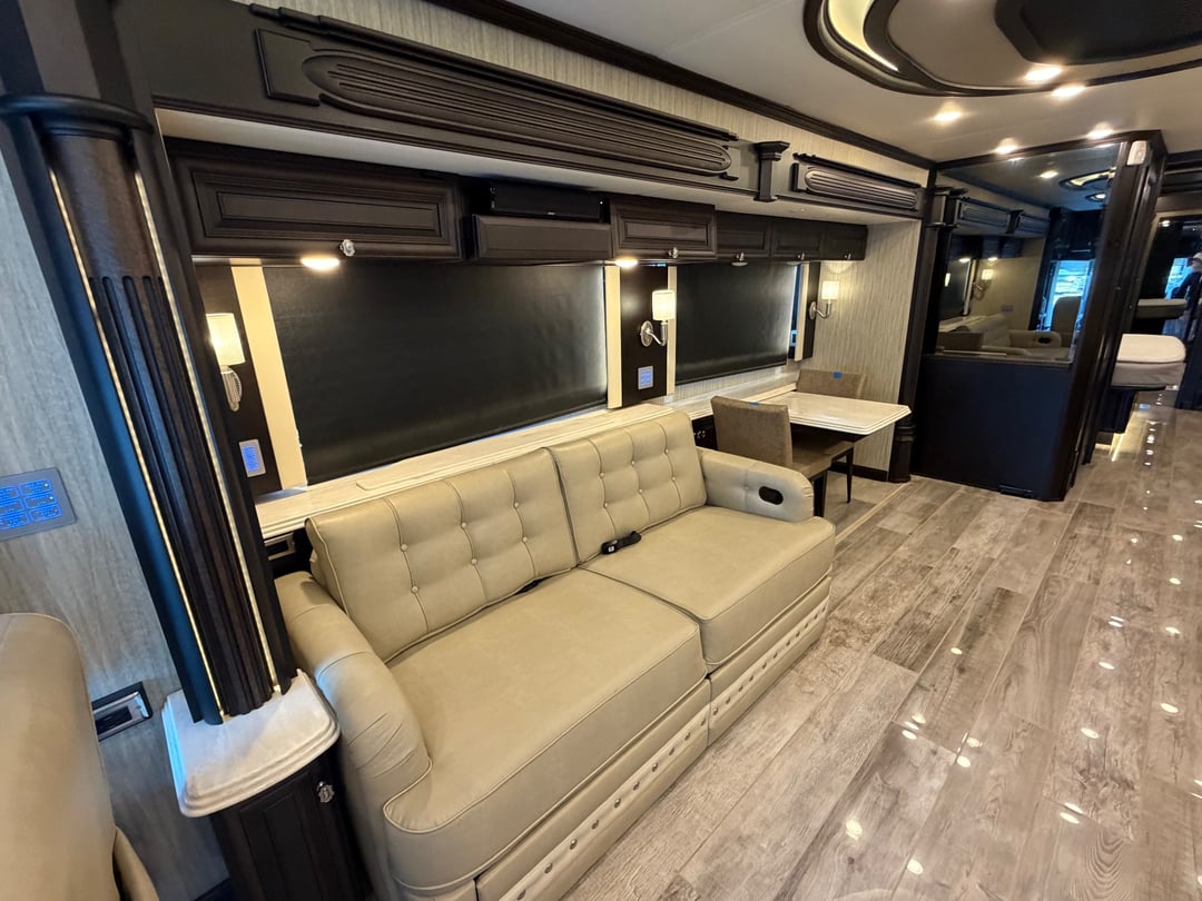 2017 Newmar Essex 4533, Living area photo 3