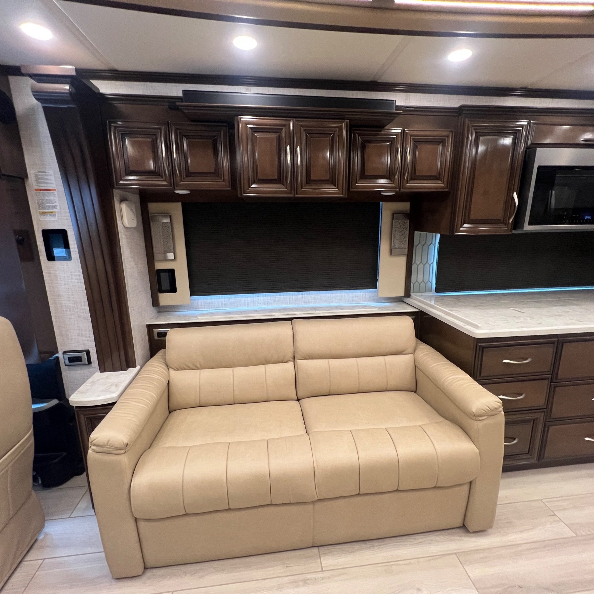 2022 Newmar London Aire 4579 - Interior view 2