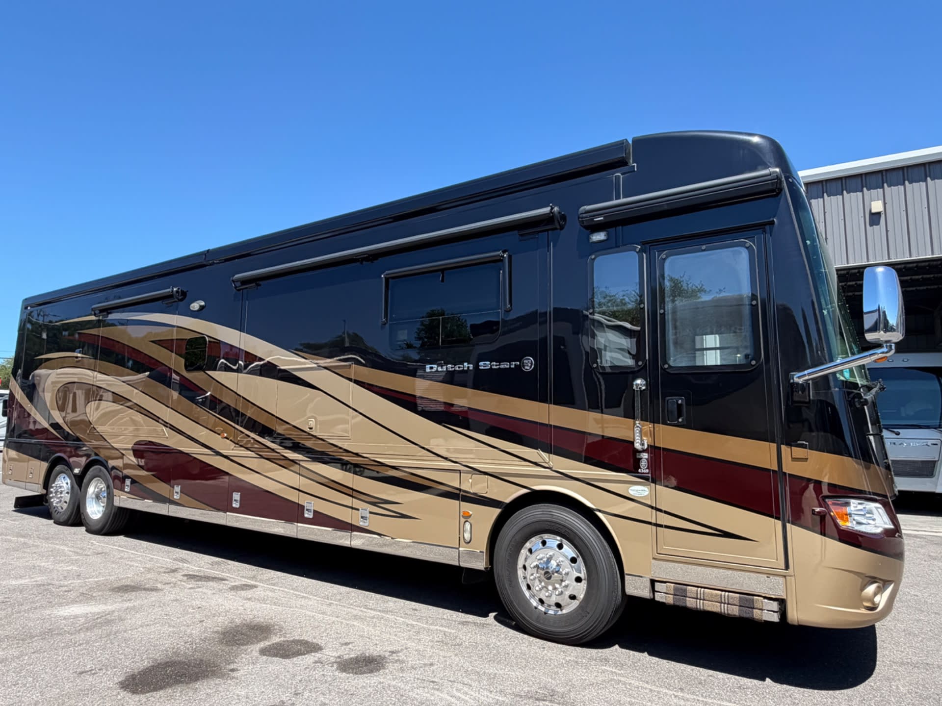 2018 Newmar Dutch Star 4369 - Exterior view