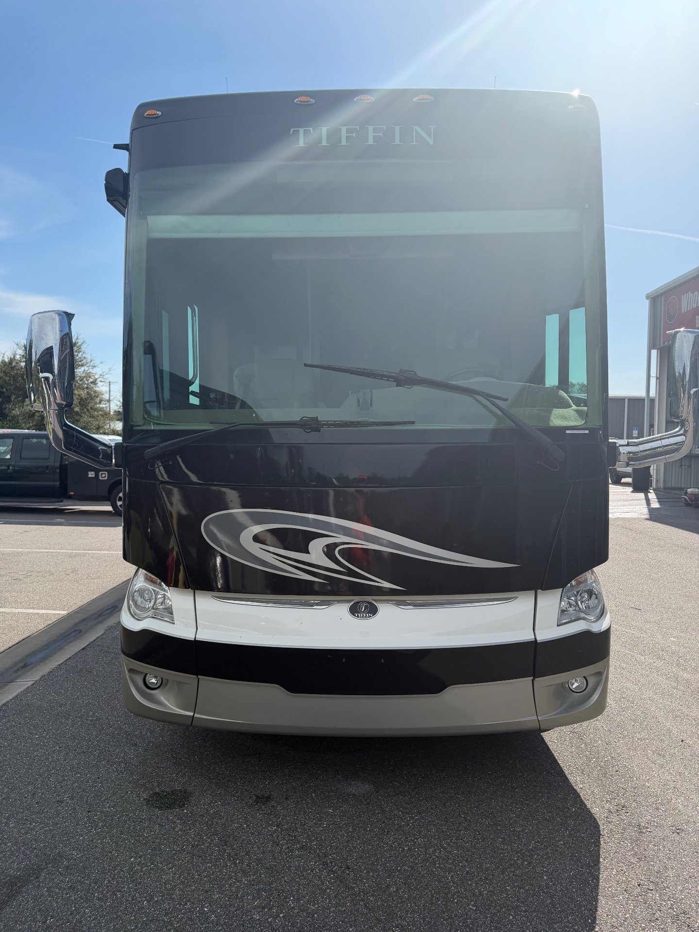 2018 Tiffin Allegro Bus 40SP - Exterior view 2