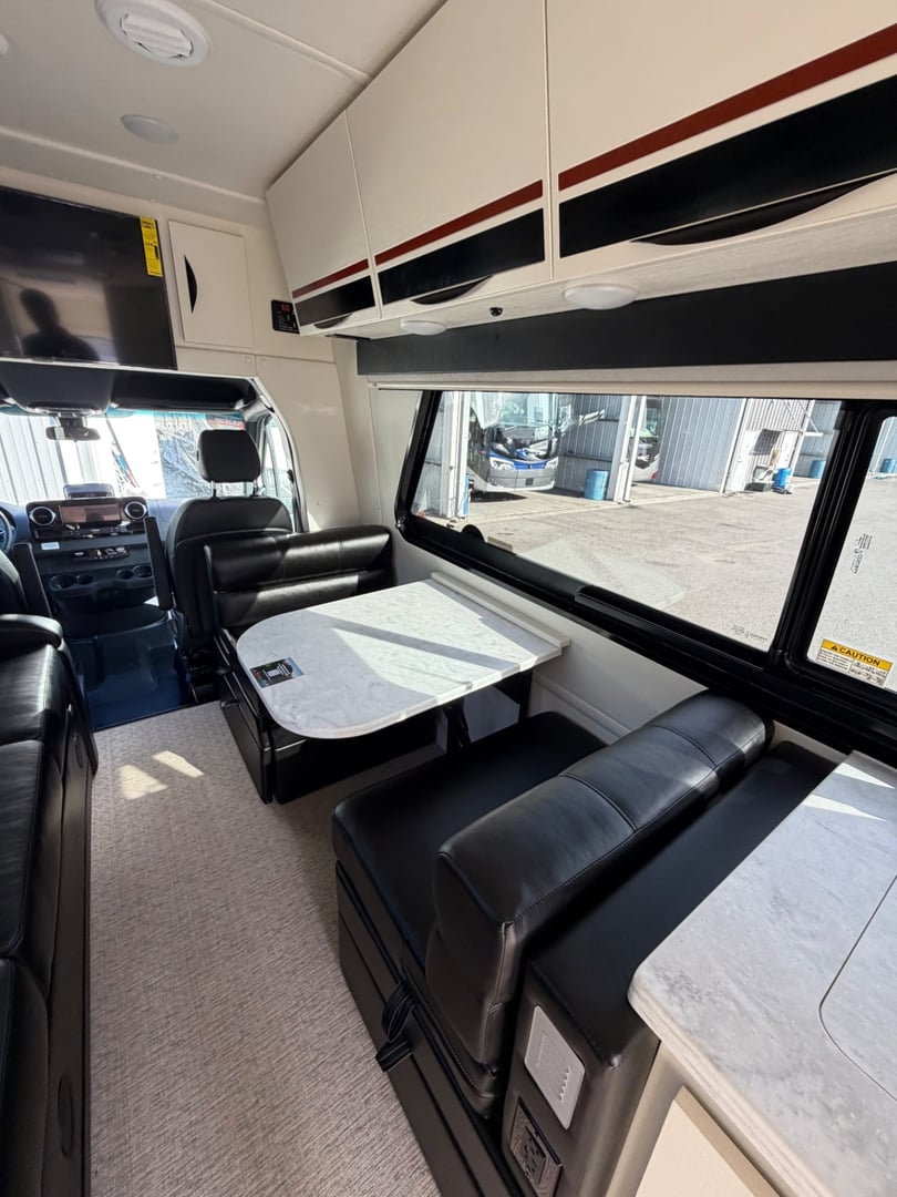 2026 Chinook RV Summit SS, Living area photo 4