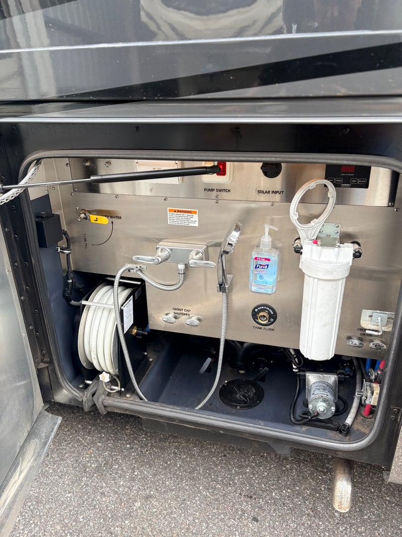 2025 Tiffin Zephyr 45 PZ, Exterior photo 12
