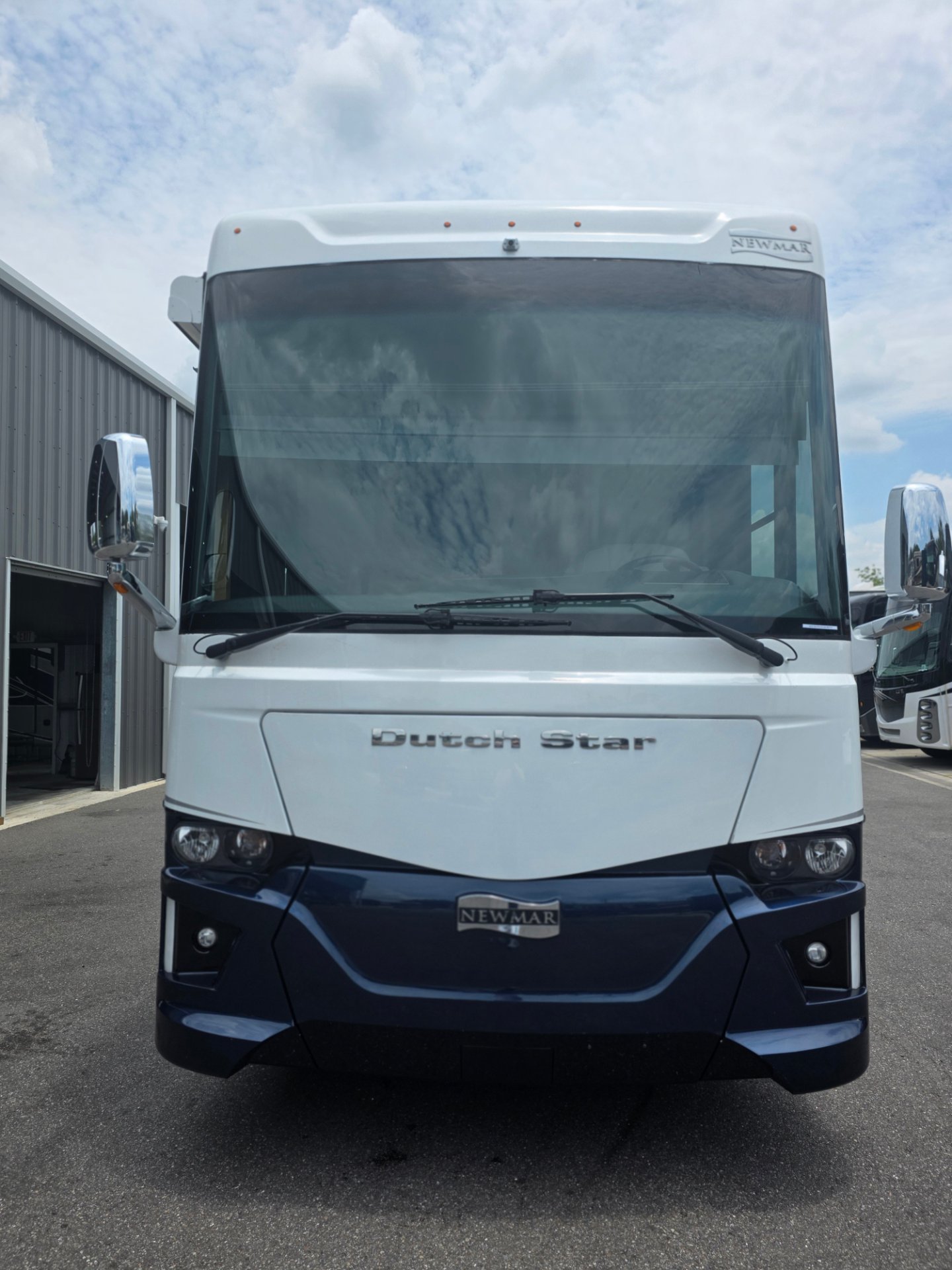2021 Newmar Dutch Star 4369 - Exterior view 2