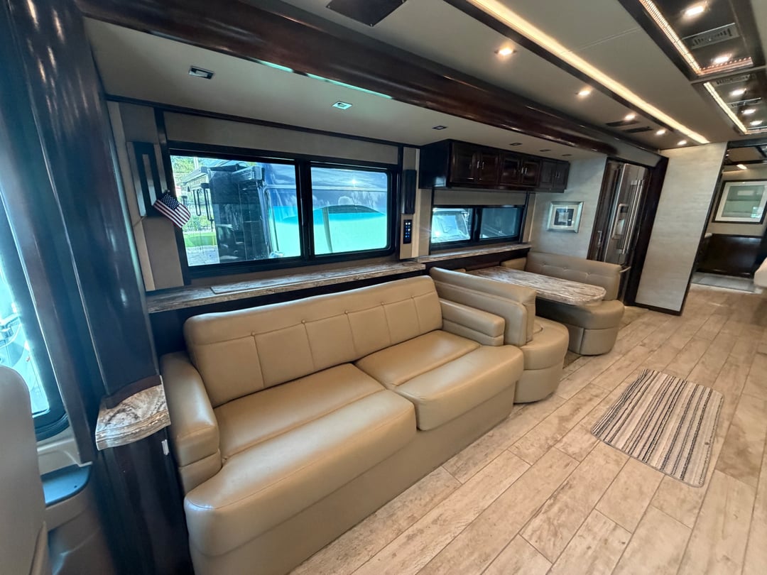 2019 Tiffin Allegro Bus 45 OPP, Living area photo 2
