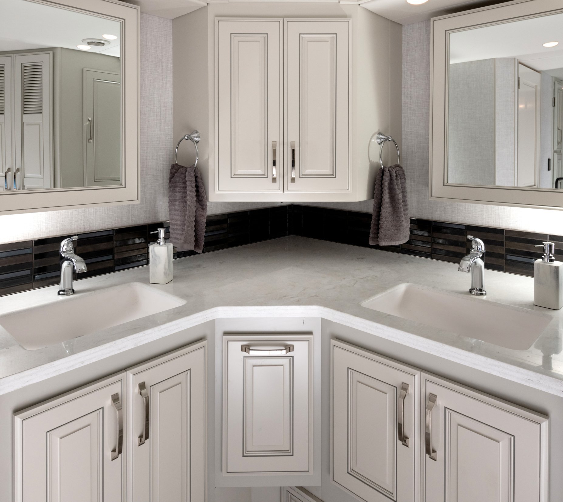 Rear bath