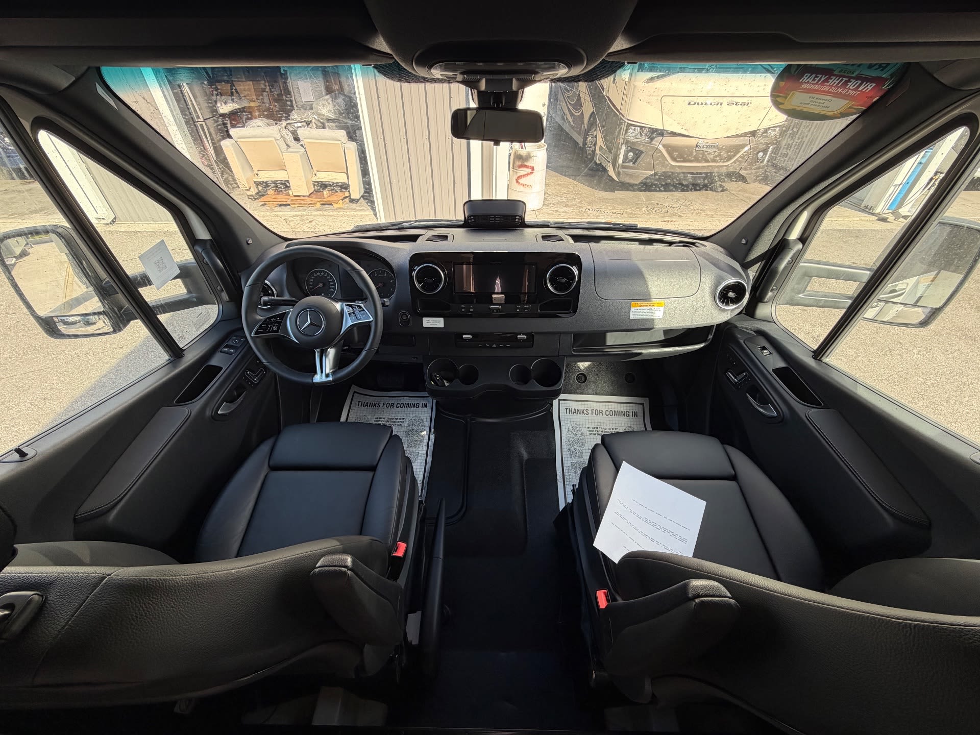 2026 Chinook Summit SS - Interior view 3