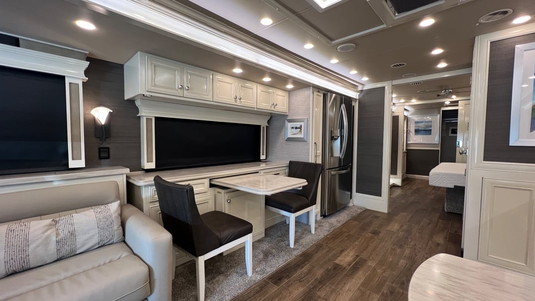 2022 Tiffin Phaeton 44 OH, Living area photo 2