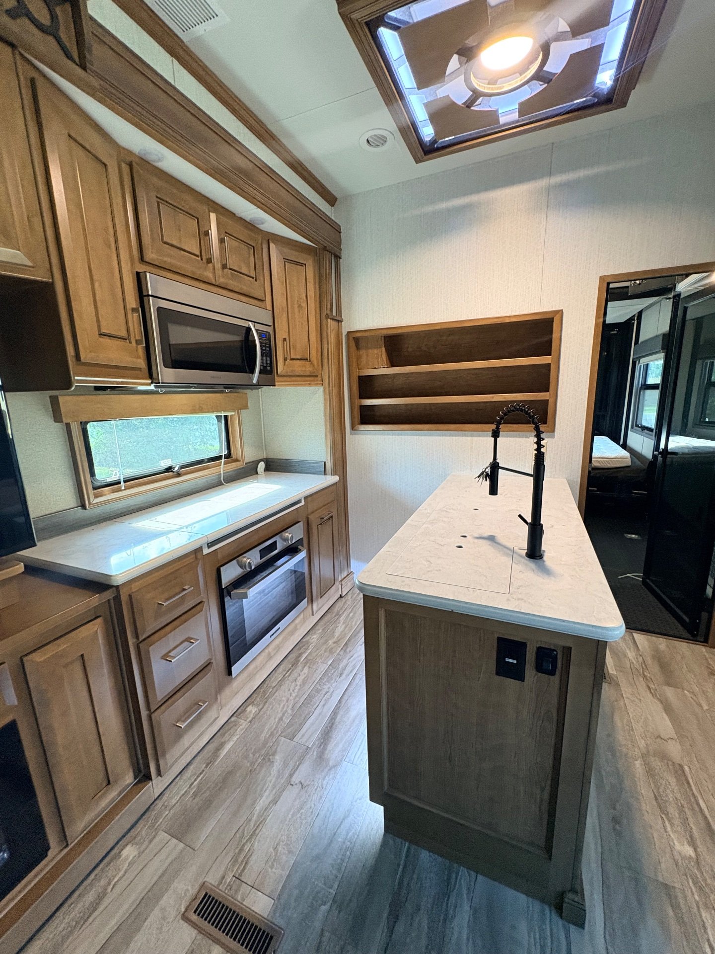 2022 DRV Full House MX450 - Interior view 3