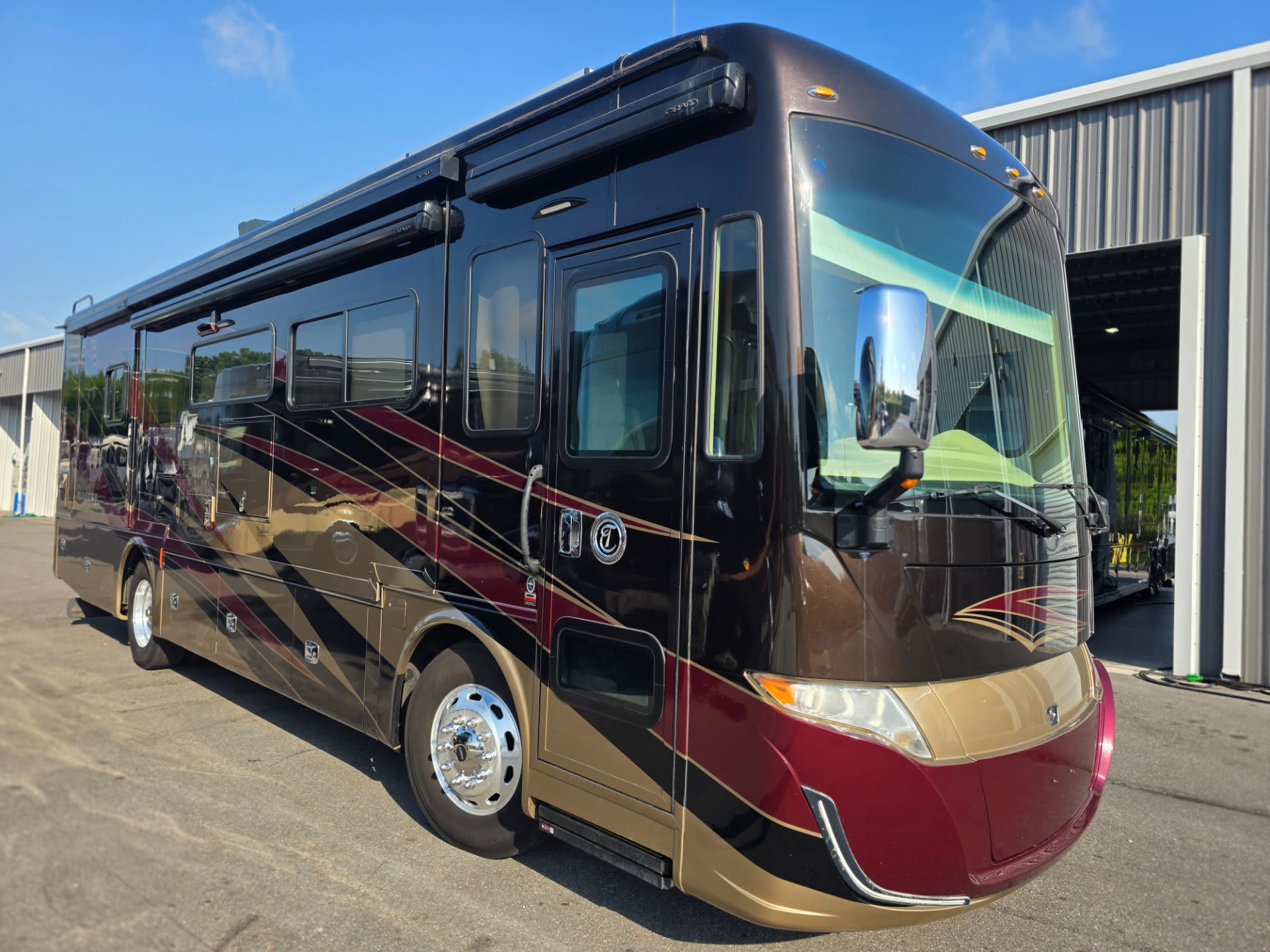 2021 Tiffin Allegro Red 33 AA - Exterior view
