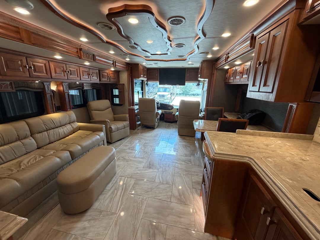 2017 Tiffin Allegro Bus 37 AP, Living area photo 2