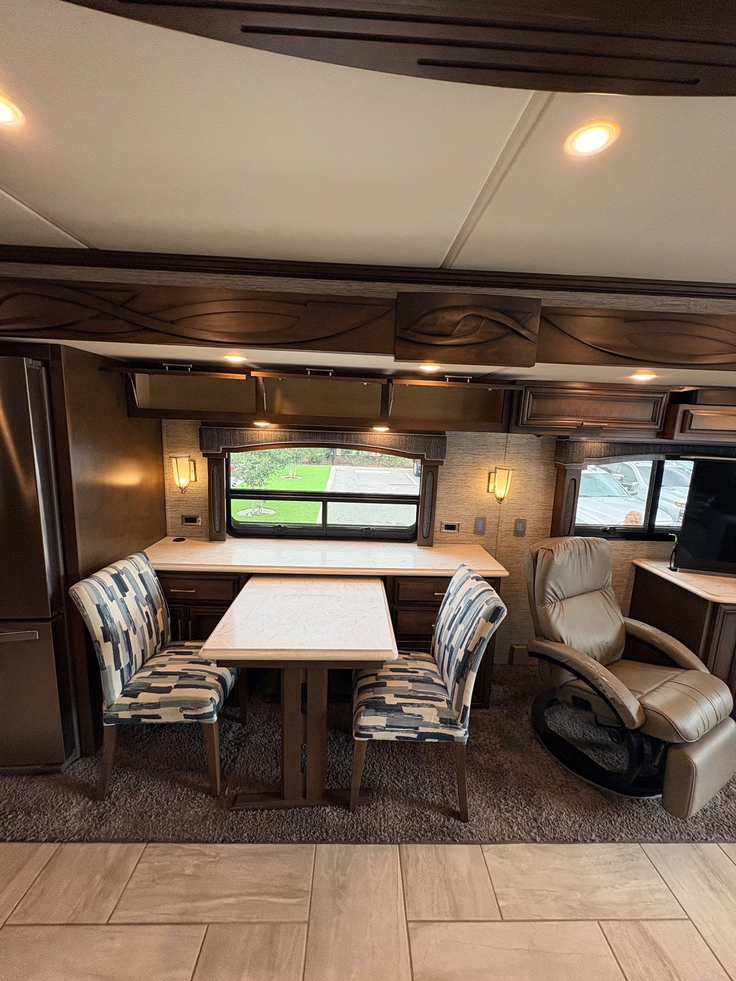 2019 Newmar Ventana 4369 - Interior view 3