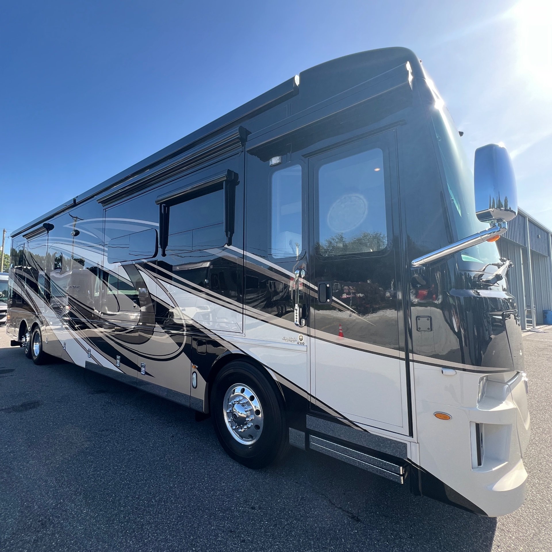 2021 Newmar Dutch Star 4310 - Exterior view