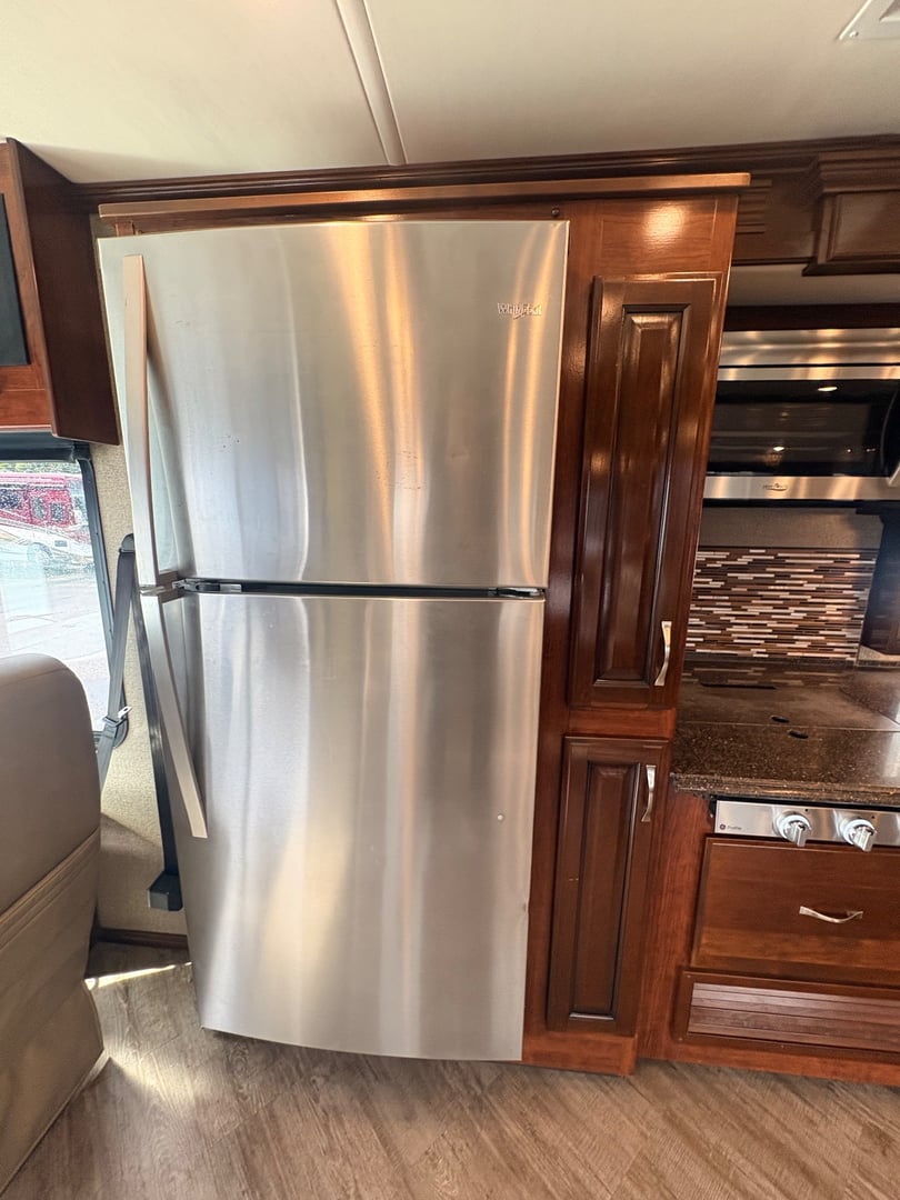 2019 Fleetwood Pace Arrow LXE 38N, Kitchen photo 2