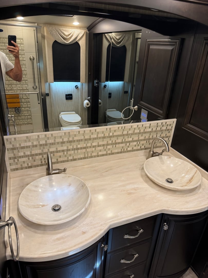2017 Newmar Essex 4533, Bathroom photo 2