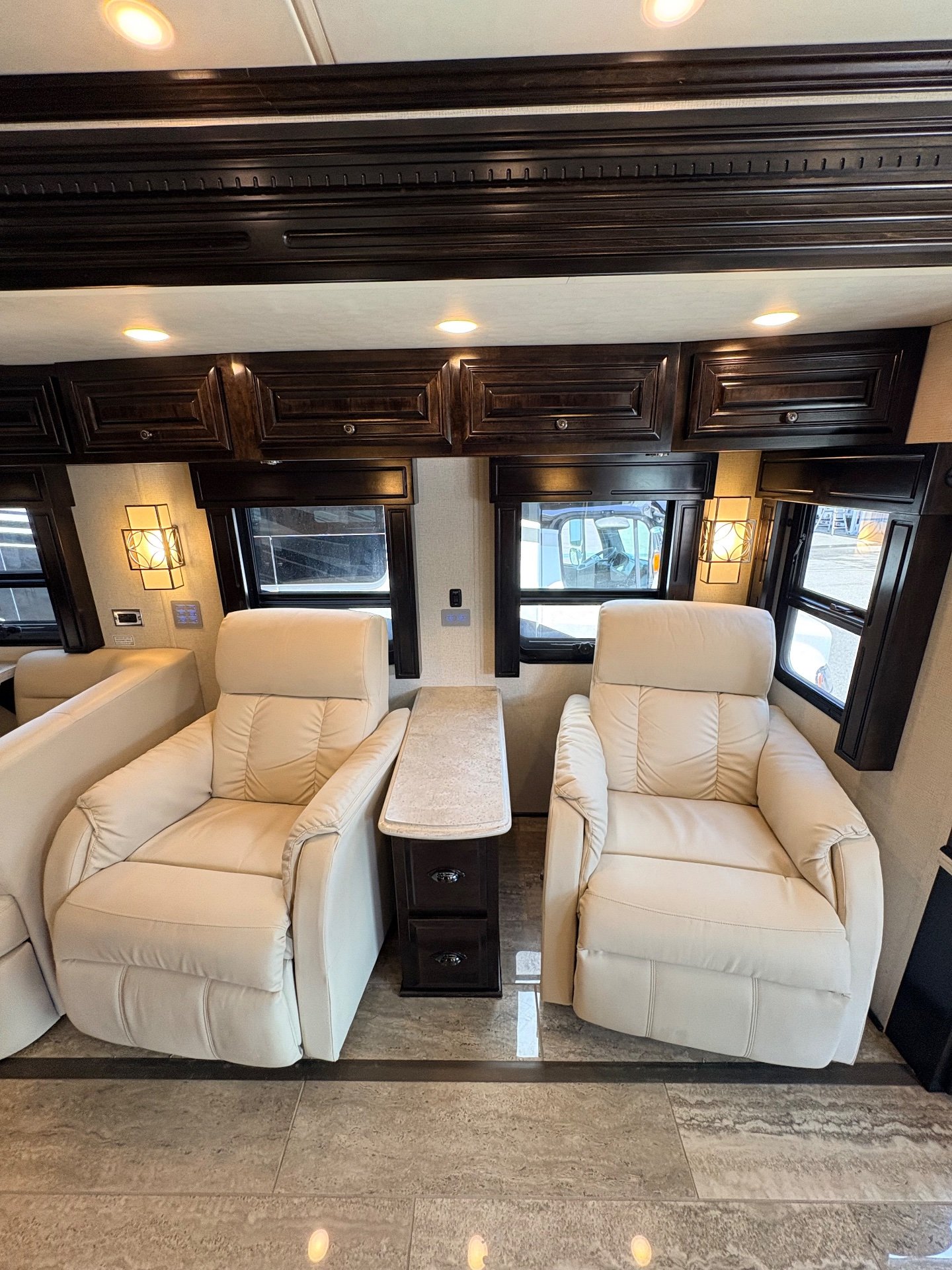 2019 Newmar Dutch Star 4328 - Interior view 2