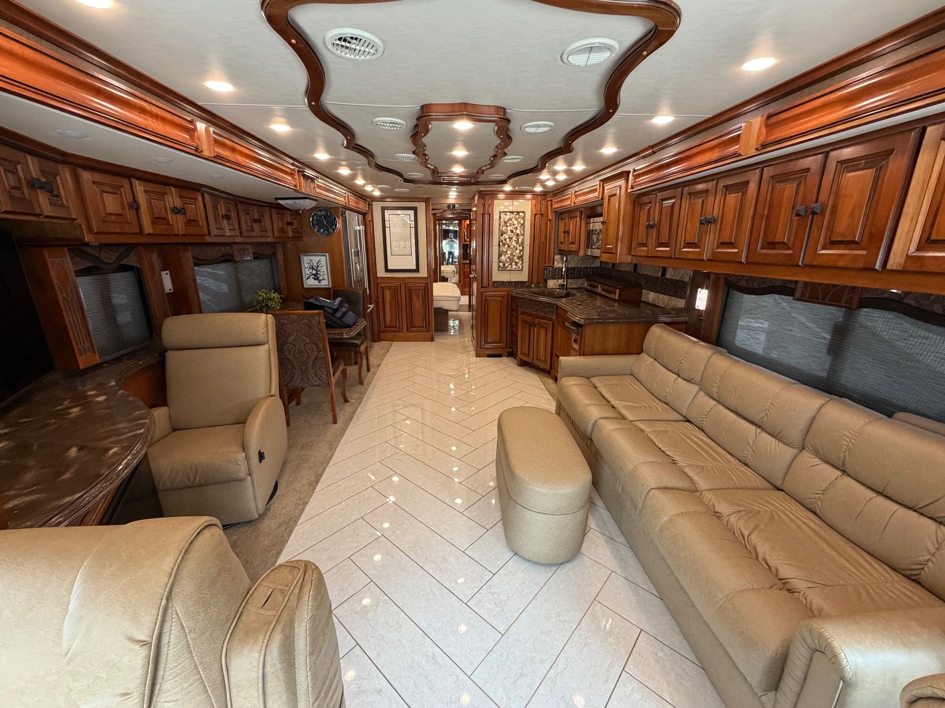 2016 Tiffin Allegro Bus 40SP - Interior view
