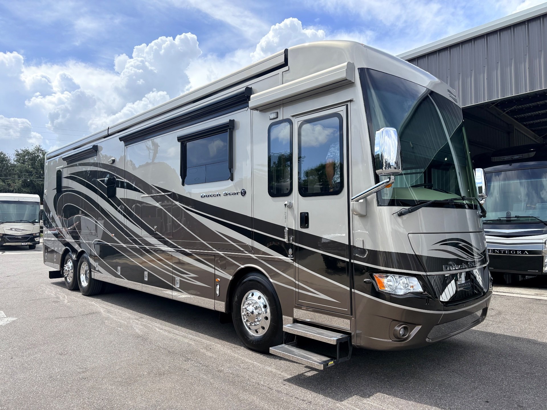 2018 Newmar Dutch Star 4018 - Main photo