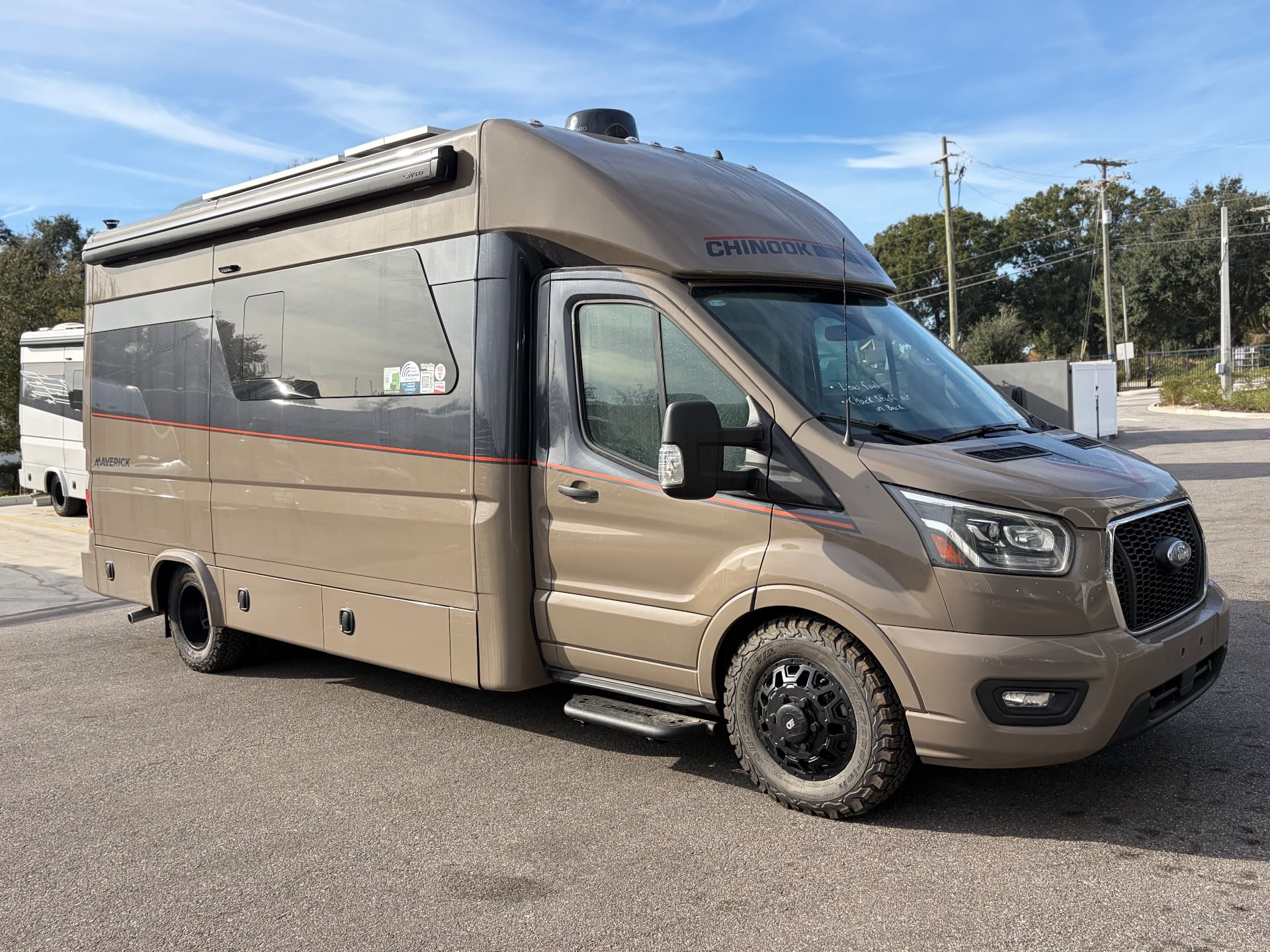 2026 Chinook Maverick SS - Exterior view