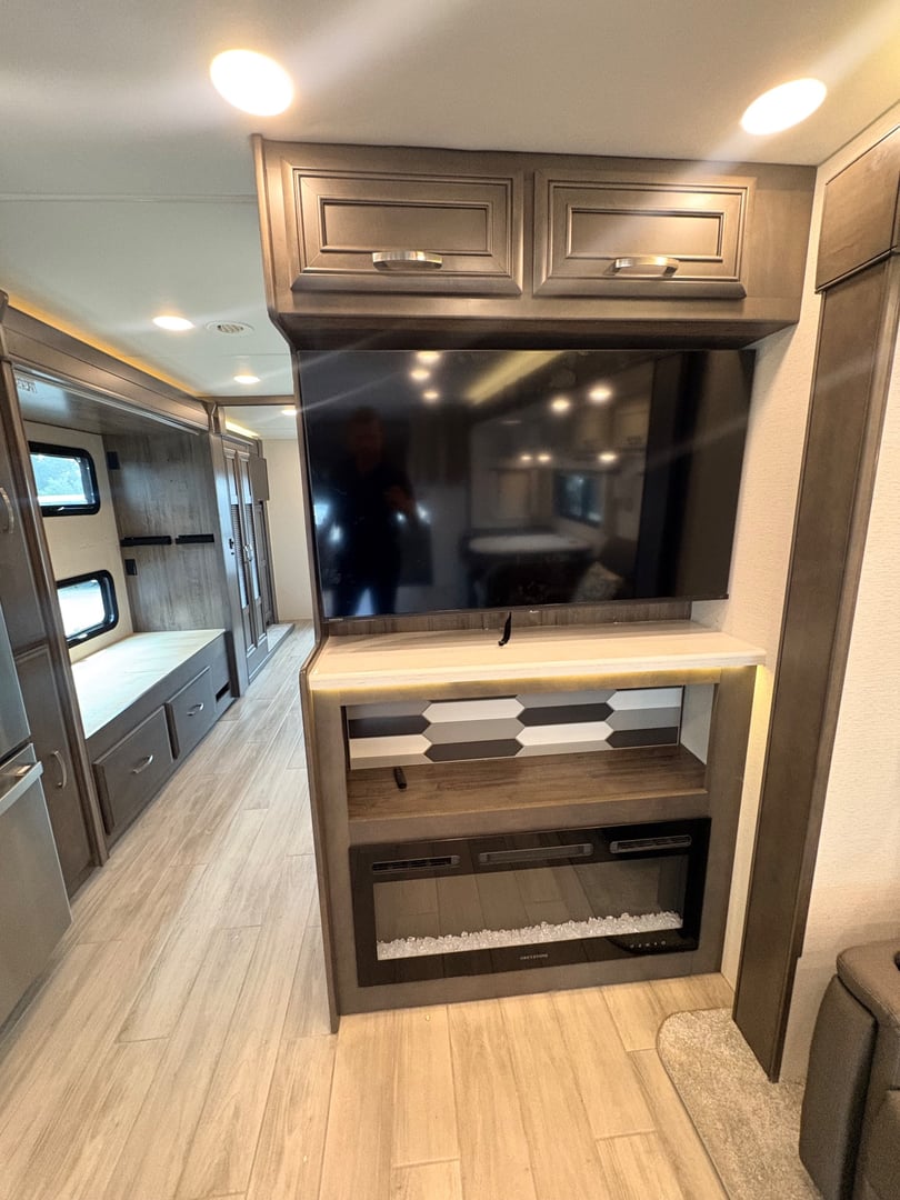2025 Entegra Coach Accolade XL 37L, Living area photo 2