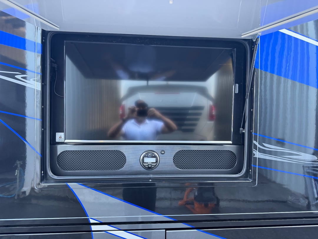 2017 Entegra Coach Cornerstone 45B, Exterior photo 11