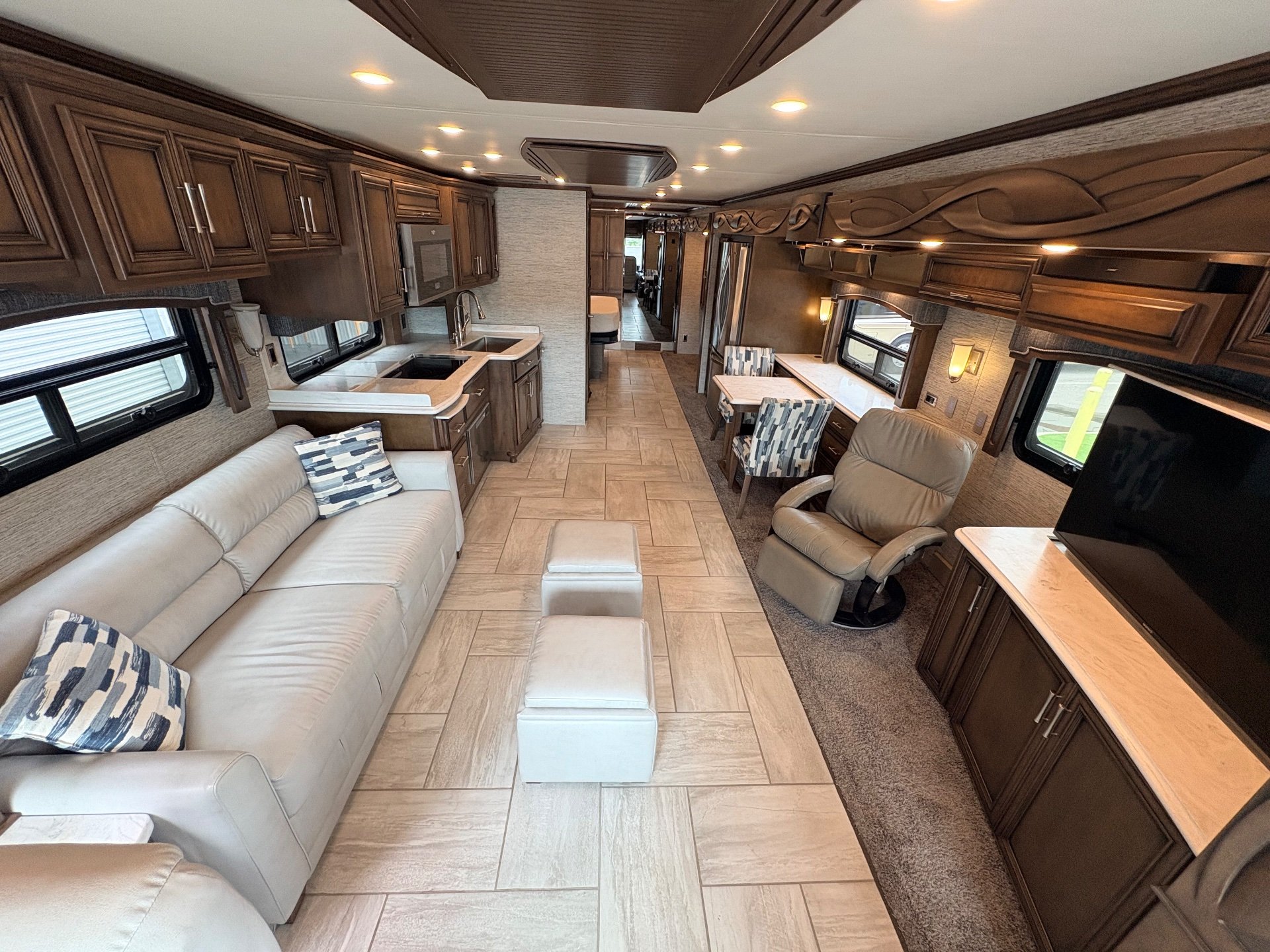 2019 Newmar Ventana 4369 - Interior view