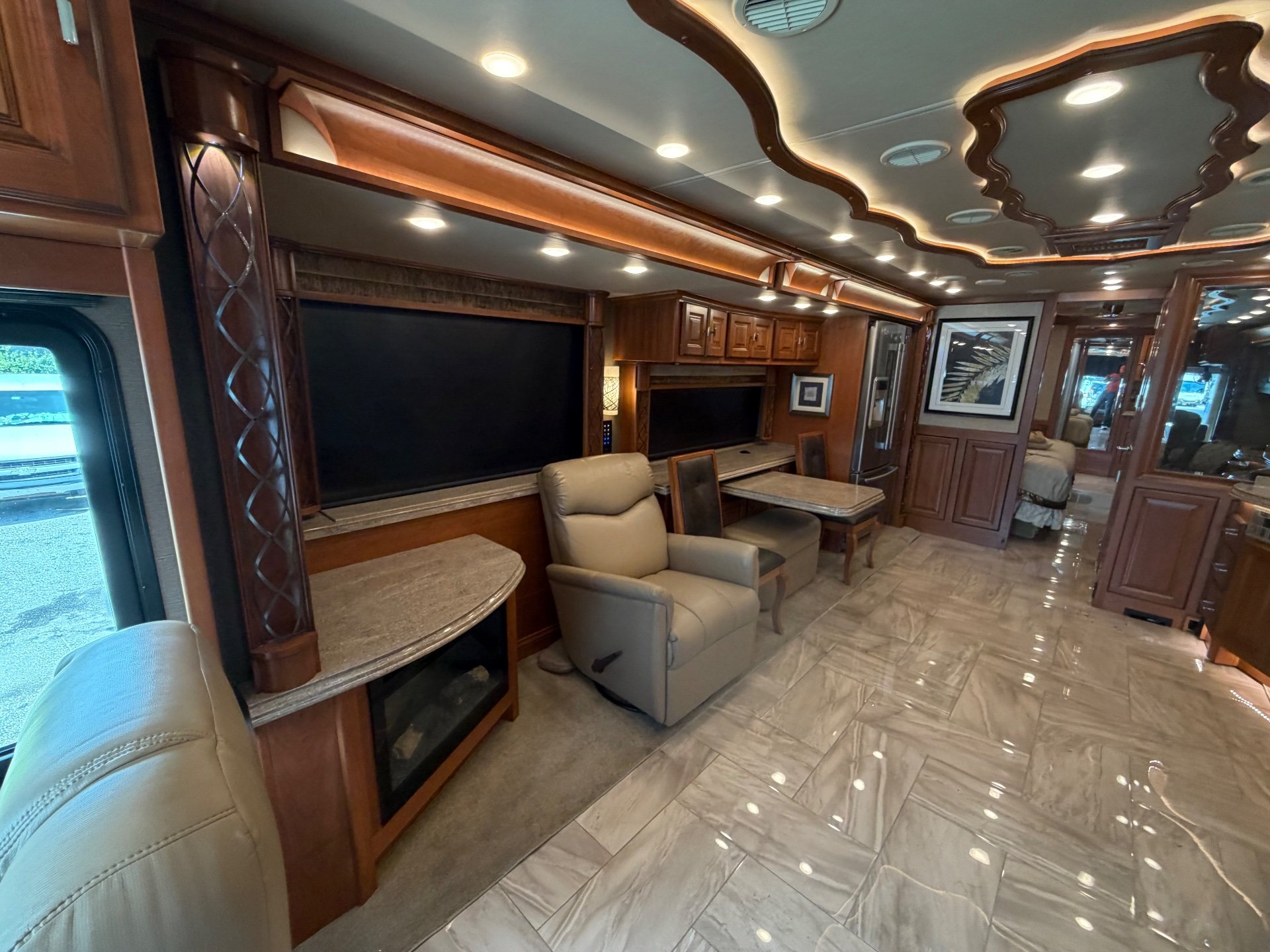 2018 Tiffin Allegro Bus 40SP - Interior view 3
