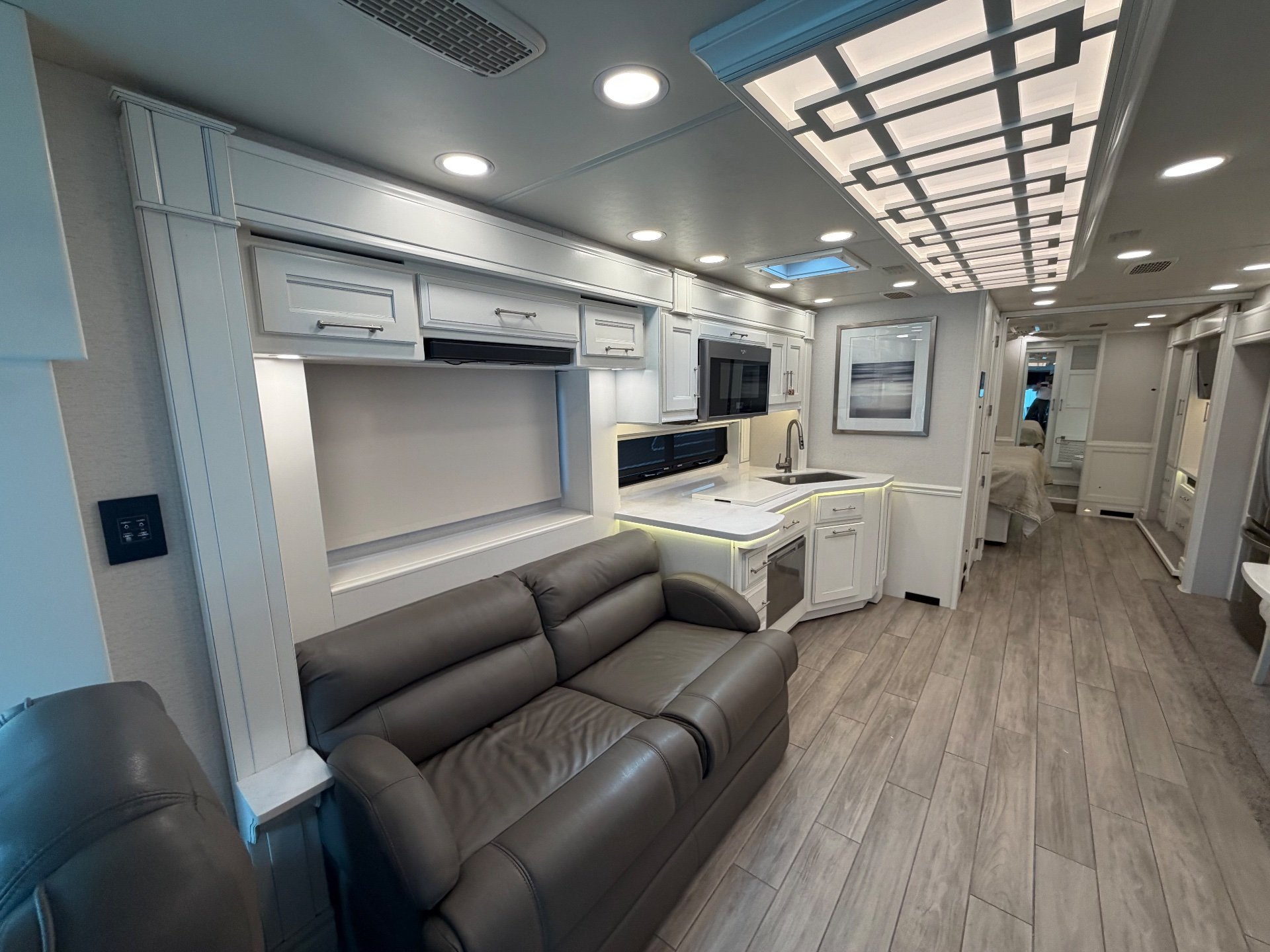 2023 Entegra Coach Aspire 40P - Interior view 3