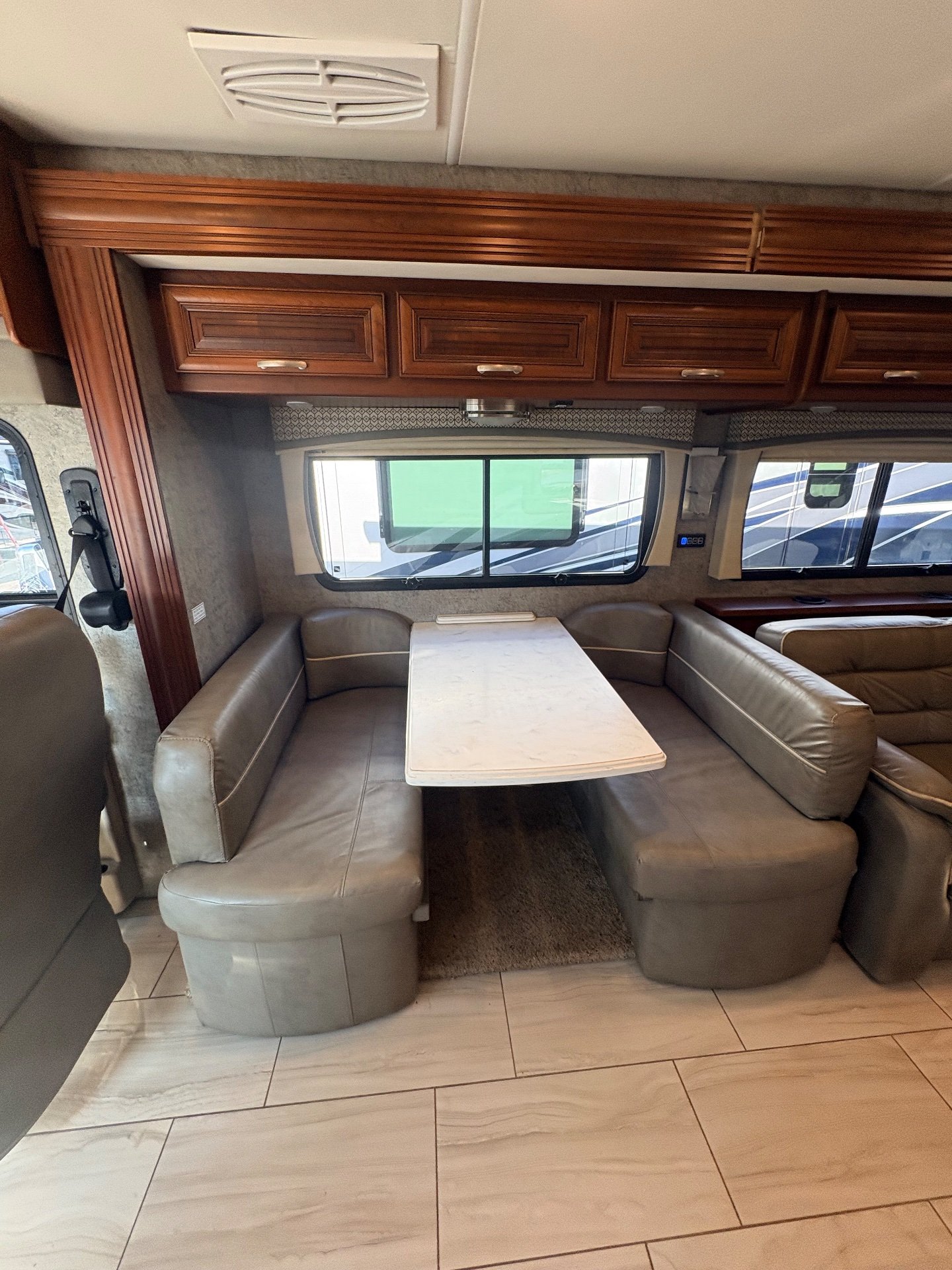 2018 Forest River Berkshire 38A - Interior view 2
