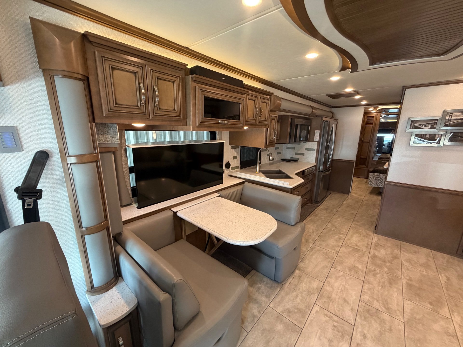 2020 Newmar Kountry Star 3412 - Interior view 2