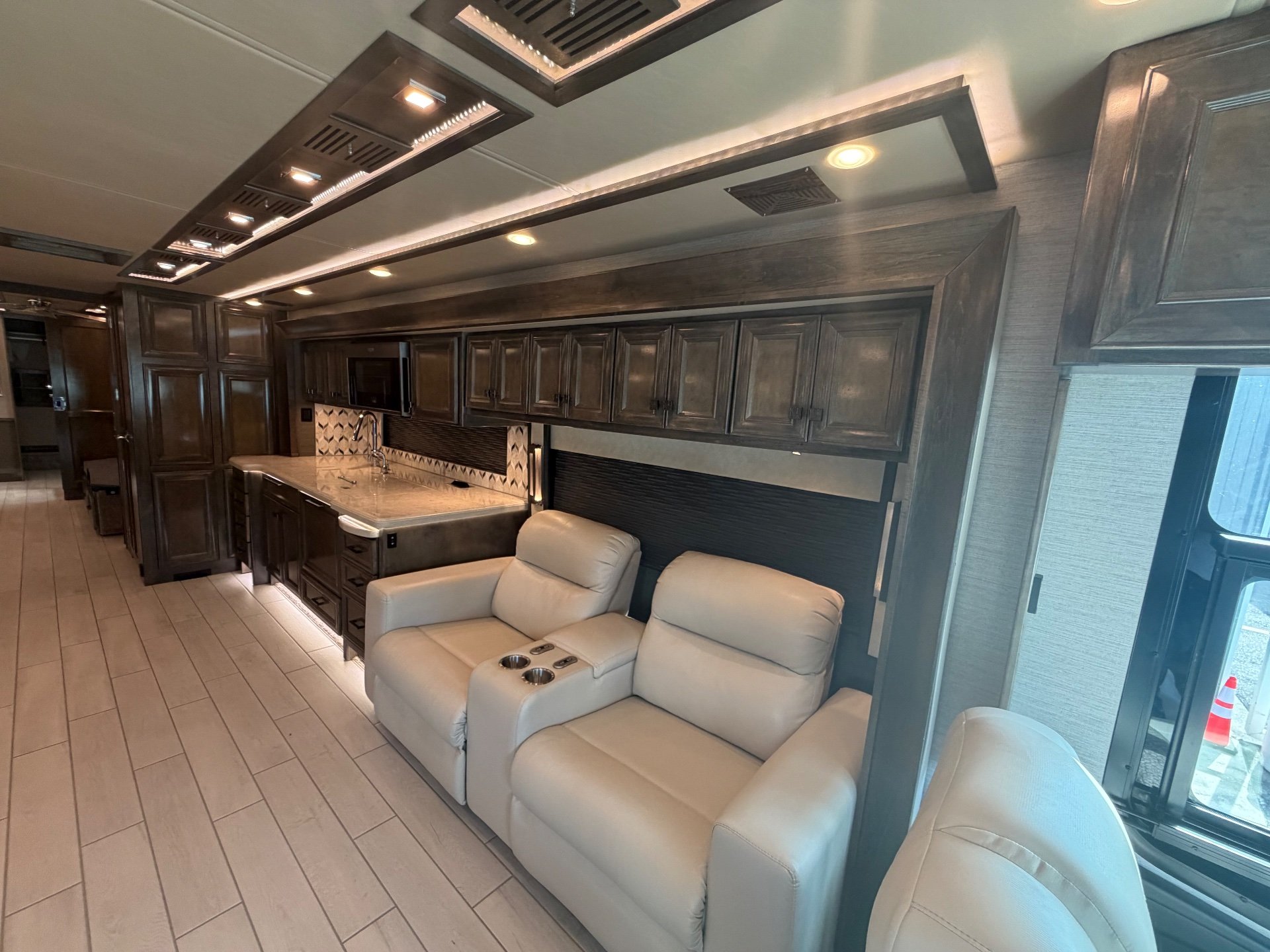 2022 Tiffin Allegro Bus 45 OPP - Interior view 2
