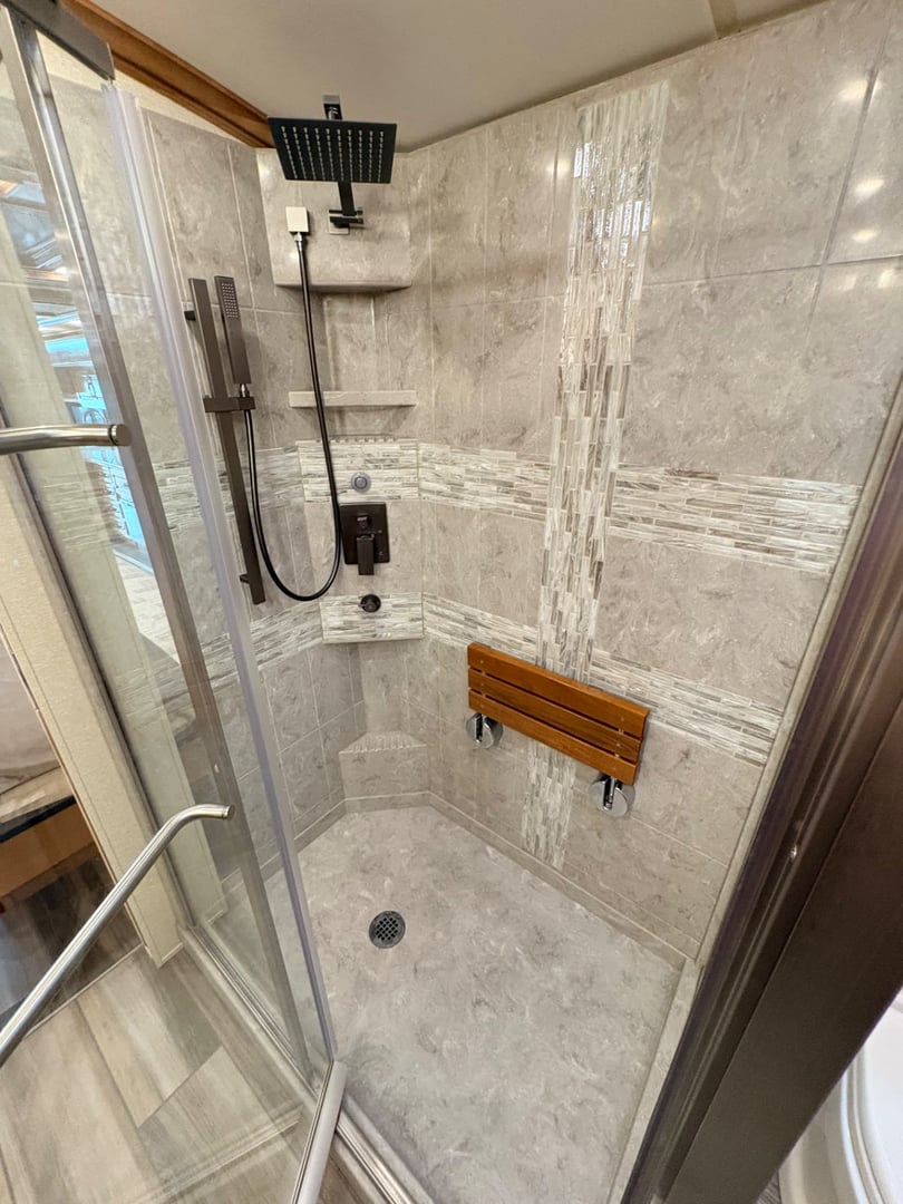 2023 Newmar Dutch Star 4370, Interior photo 14