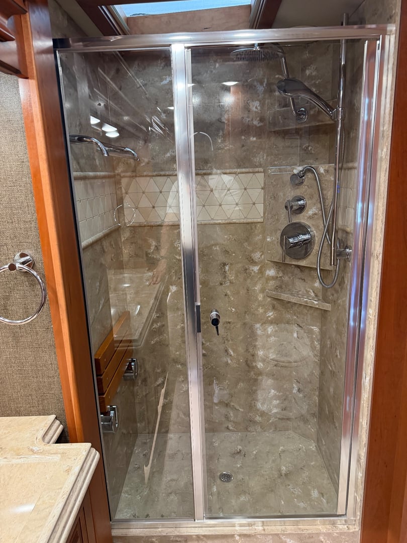 2017 Tiffin Allegro Bus 37 AP, Bathroom photo 4