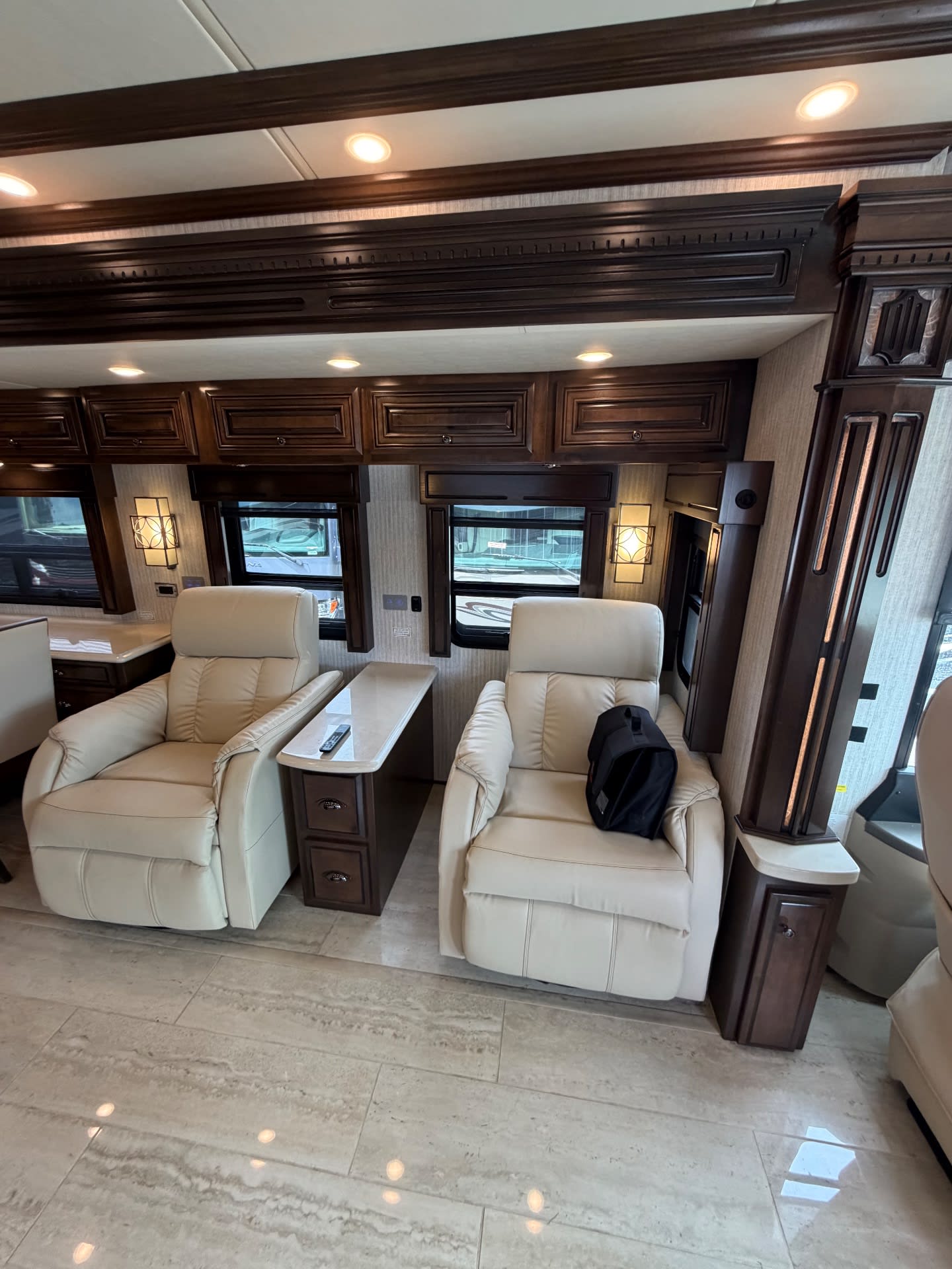 2019 Newmar Dutch Star 4369 - Interior view 2