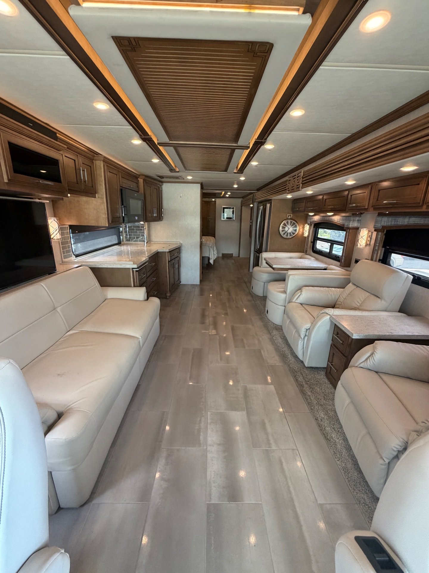 2020 Newmar Ventana 4369 — Interior photo