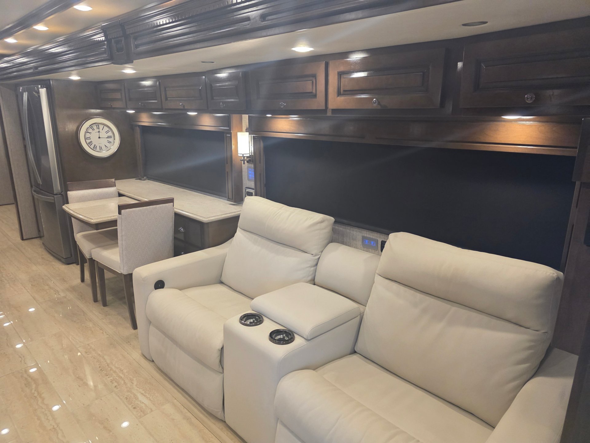 2021 Newmar Dutch Star 4369 - Interior view 3